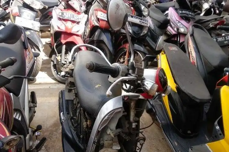 Sebelum Hancurkan Motor Kekasihnya, Pemotor yang Ditangkap Polisi Sempat Bilang Begini   