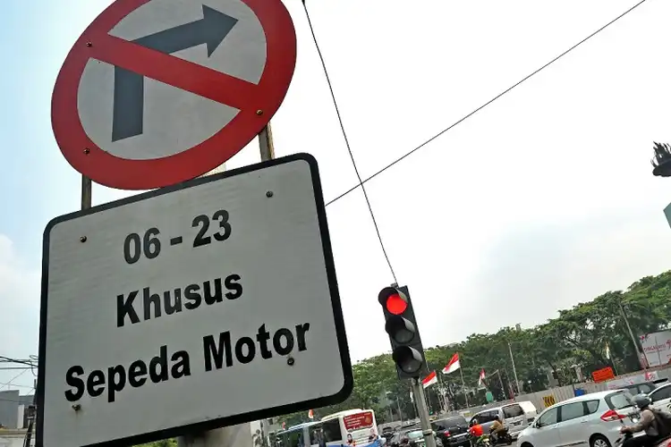 Mantap! Gubernur DKI Jakarta,  Anies Baswedan Akan Mencabut Pelarangan Motor Melintas Sudirman