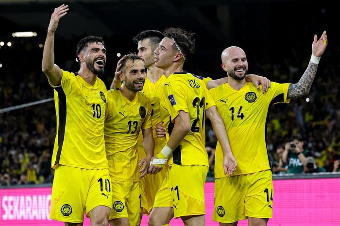 Sejumlah pemain Timnas Malaysia merayakan gol ke gawang Timnas Vietnam.