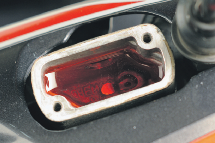 minyak rem motor