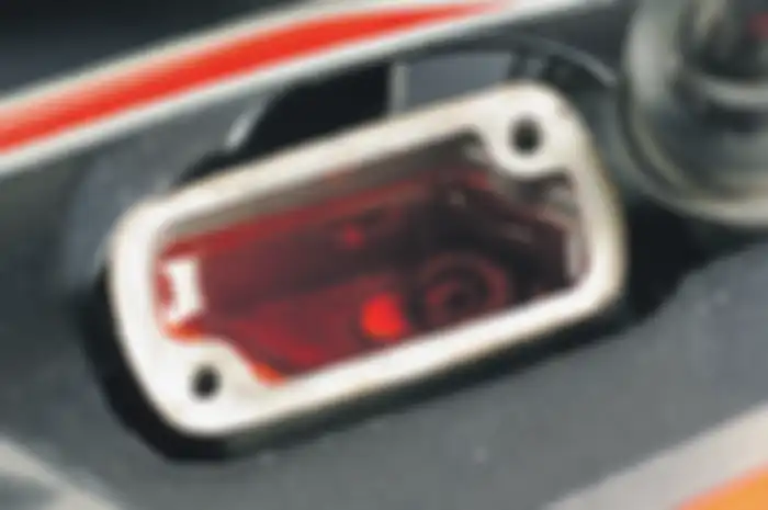minyak rem motor
