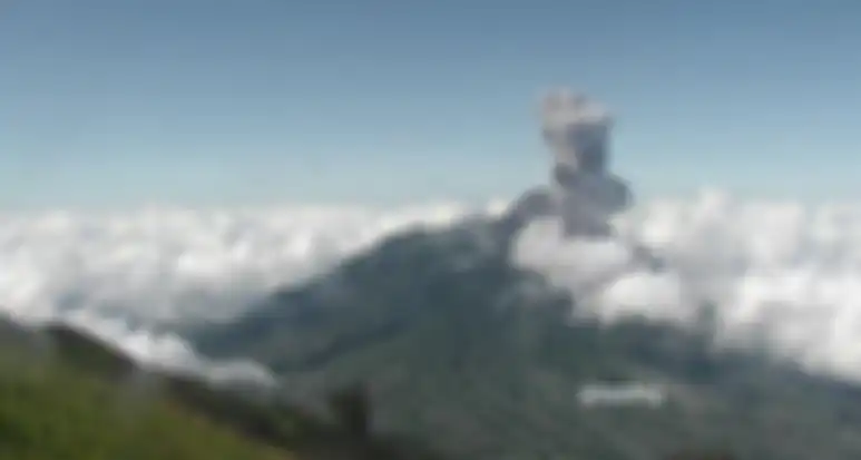 Gunung Merapi Kembali Erupsi, BPPTKG Ingatkan Masyarakat untuk Waspadai Hujan Abu: Mohon Kenakan Masker dan Kacamata Saat Beraktivitas di Luar Ruangan