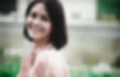 Duduk Santai Pakai Kaus Lengan Panjang dan Celana Pendek, Harga Sandal Amanda Manopo Ini Bikin Syok, Netizen: Lagi Mikir Rasanya Pake Sandal 11 Juta
