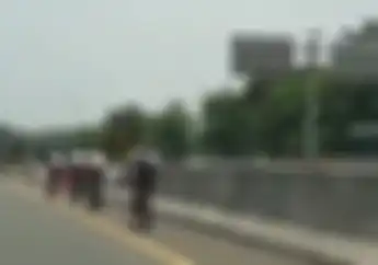 Street Manners: Gerombolan Pesepeda Terobos Jalan Tol Gimana Aturannya? Polisi dan Pakar Keselamatan Langsung Bereaksi