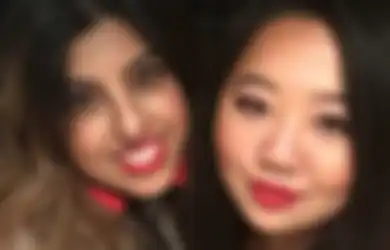 'Bawa Pulang Virus Corona Kembali ke Rumahmu', Seorang Wanita Tersungkur Hingga Menghantam Aspal Setelah Mati-matian Membela Teman Keturunan China-nya yang Diserang Secara Rasis