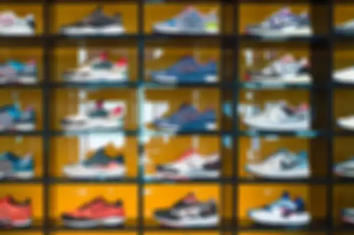Display Sneakers