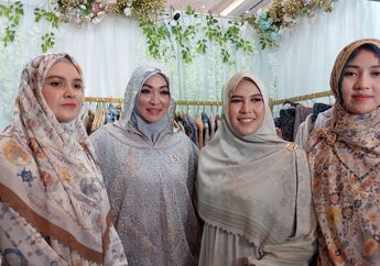 Tampil di Indonesia Fashion Week 2023, Angelina Sondakh Bersyukur Pakai Busana Syar'i Dipadu Kain Manado