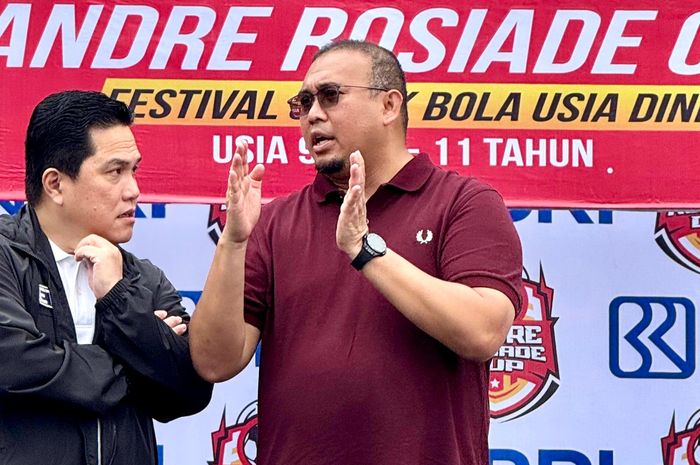 (Ki-ka) Andre Rosiade dan Ketua Umum PSSI, Erick Thohir, yang hadir di turnamen 