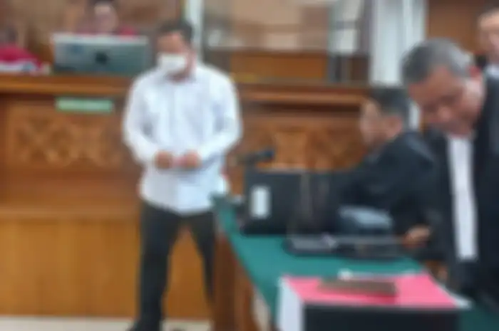 Kuat Ma'ruf bikin pengunjung sidang tertawa 
