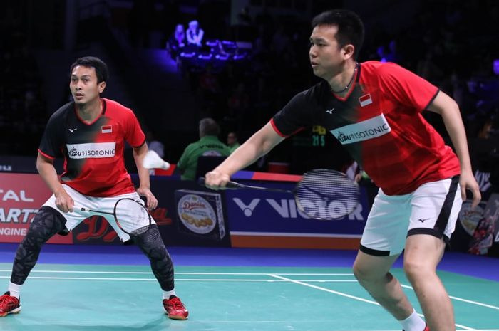 Pasangan andalan Indonesia, Mohammad Ahsan/Hendra Setiawan, kala berlaga pada babak kedua turnamen Denmark Open 2019 di Odense Sportspark, Kamis (17/10/2019)