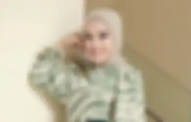 Bak Tak Kuat Jalani Hukuman Akibat Ulahnya Sendiri, Medina Zein yang Baru Ditahan 5 Hari Mendadak Jatuh Sakit Hingga Dilarikan ke Klinik Kepolisian