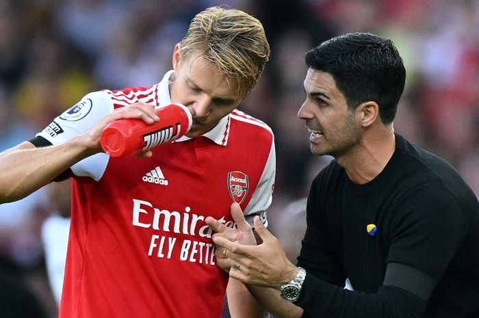 Soal pertanyaan Martin Odegaard beri tahu cara hentikan Erling Haaland, Mikel Arteta kasih jawaban.