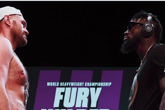 Tyson Fury (kiri) dan Deontay Wilder (kanan) saat sesi tatap muka usai konferensi pers duel, di Las Vegas, Amerika Serikat, Rabu (16/6/2021).