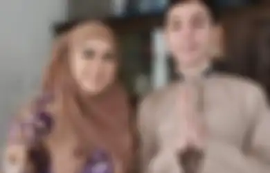 Tangisnya Pecah Saat Mengadzankan Jenazah Sang Bunda Terakhir Kalinya, Putra Jane Shalimar Kini Hidup Bersama Keluarga Ayahnya hingga Kepergok Lakukan Pekerjaan Ini Seorang Diri