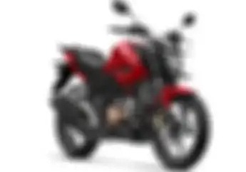 Cara Menyimpan Jas Hujan di Motor Honda CB150R, Tinggal Lakukan Ini Gampang Banget