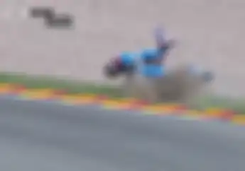 Video Adik Marc Marquez Jatuh Keras Tertimpa Motor Saat Menahan High Side