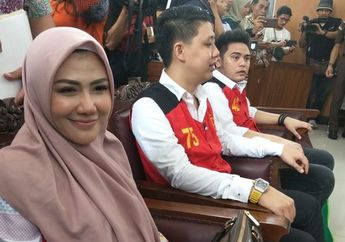 Jalani Sidang Perdana Kasus Ikan Asin, Komentar Pedas Hakim Saat Bacakan Profesi Rey Utami: Kok Saya Tak Pernah Lihat?