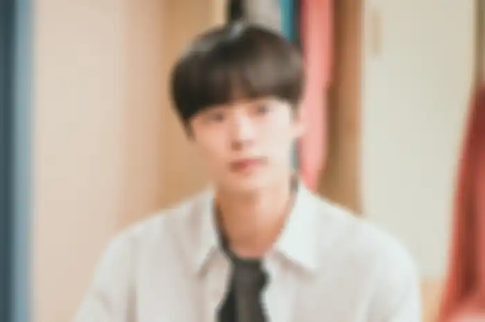 Bae In Hyuk di At a Distance, Spring is Green