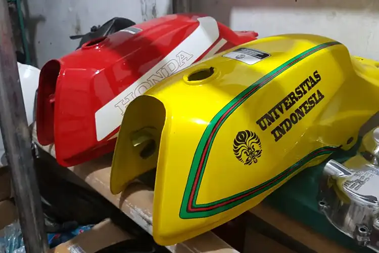 Trik Simpel Atasi Tangki Honda Win yang Bocor Karena Faktor Umur, Bisa Buat Motor Lain Juga