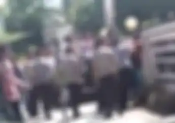 Mencekam, Ditilang dan Motor Ditahan Oknum Polisi, Polres Palopo Diserbu Massa dan Nyaris Rusuh