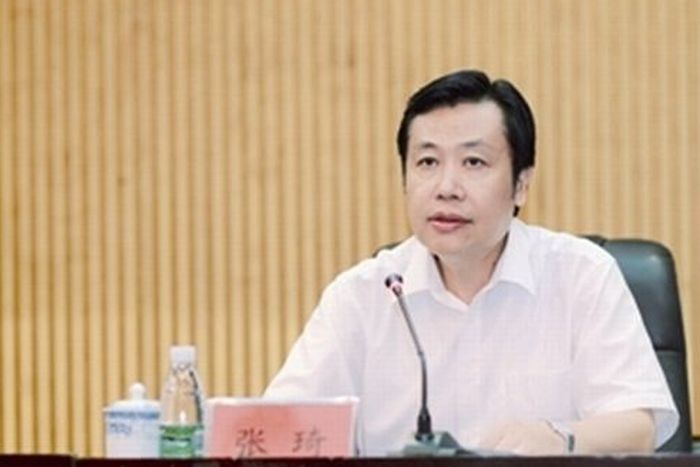 Zhang Qi mantan walikota pemilik emas batangan dan uang tunai.
