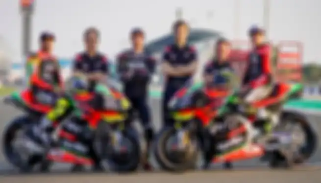 Massimo Rivola (ketiga dari kanan) bos tim Aprilia Racing Team Gresini dukung sepenuhnya Andrea Iannone bisa balapan bersama Aprilia di MotoGP