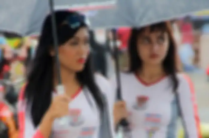 Umbrella girl HDC
