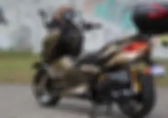 Horang Kaya...Ini Dia Yamaha XMAX Modifikasi Total Berlapis Emas, Perak dan Perunggu