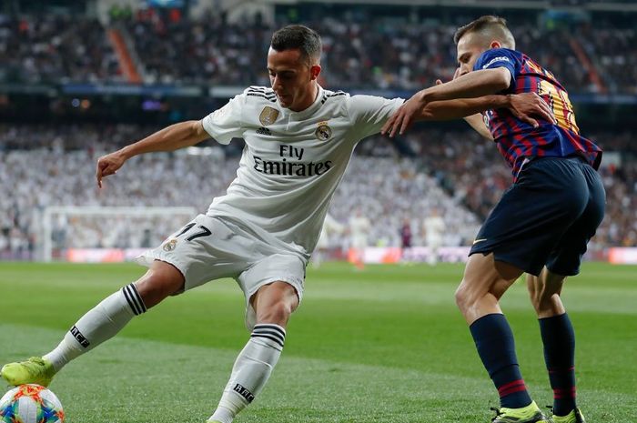 Lucas Vazquez berduel dengan Jordi Alba pada laga antara Real Madrid Vs Barcelona di Santiago Bernabeu dalam ajang Copa del Rey pada Rabu (27/2/2019) atau Kamis pukul 03.00 WIB.