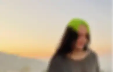 Rambut Hijaunya Dikritik Fans, Billie Eilish Bakal Ganti Warna Rambut