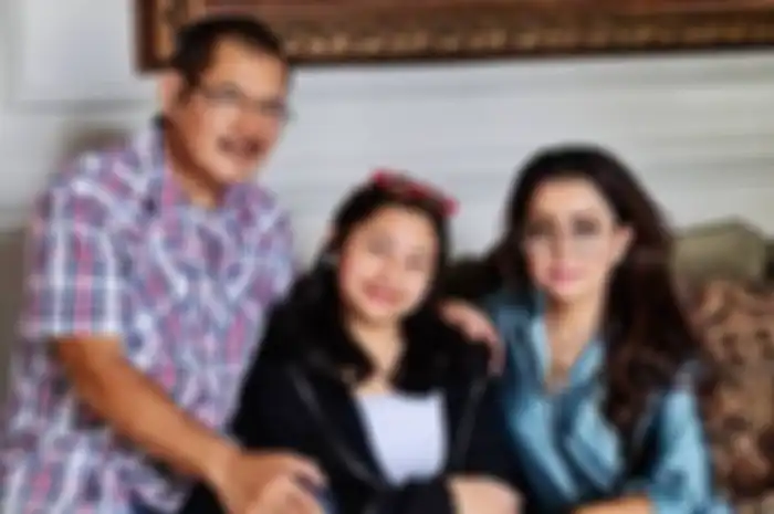 Keluarga Mayangsari dan Bambang Trihatmodjo beserta sang putri