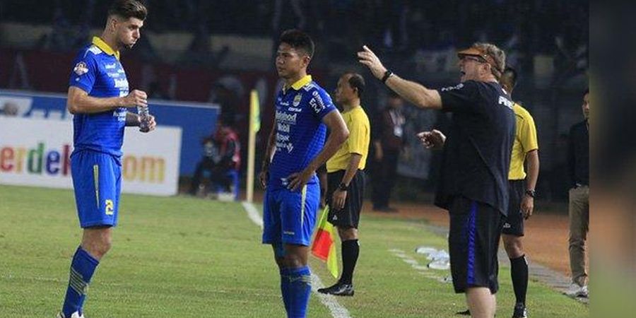 Ezechiel Cetak Brace, Robert Rene Alberts Singgung Komunikasi dengan Kevin van Kippersluis