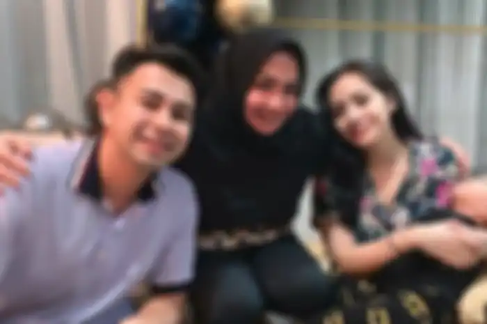 Raffi Ahmad, Rieta Amilia, Nagita Slavina, dan Rafathar.