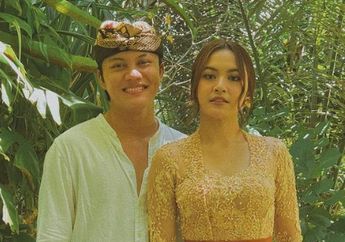 Rizky Febian dan Mahalini Resmi Bertunangan, Keduanya Tampil Serasi Kenakan Batik dan Kebaya Hijau!