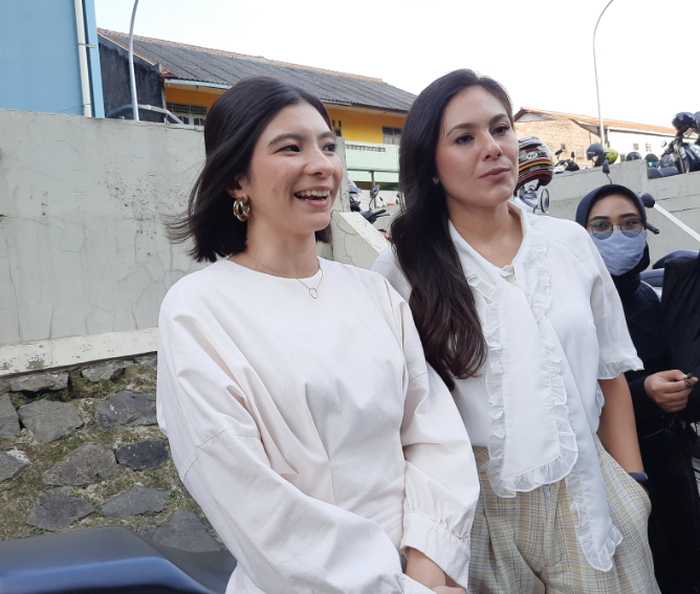 Shaloom Syach Razadee dan Wulan Guritno saat ditemui Grid.ID di kawasan Tendean, Jakarta Selatan, Rabu (26/8/2020).