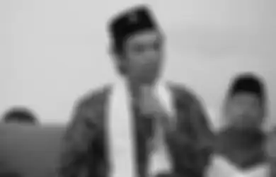 Dikabarkan Akan Segera Melepas Masa Dudanya, Sosok Calon Istri Ustaz Abdul Somad yang Belum Genap Berusia 20 Tahun. Nggak Kalah Cantik dari Ayana Jihye Moon