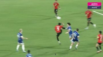 Ramadhan Sananta mendapat kartu merah dalam laga DPMM FC Vs Sabah FC dalam pertandingan bertajuk derbi Borneo, Sabtu (9/5/2026).