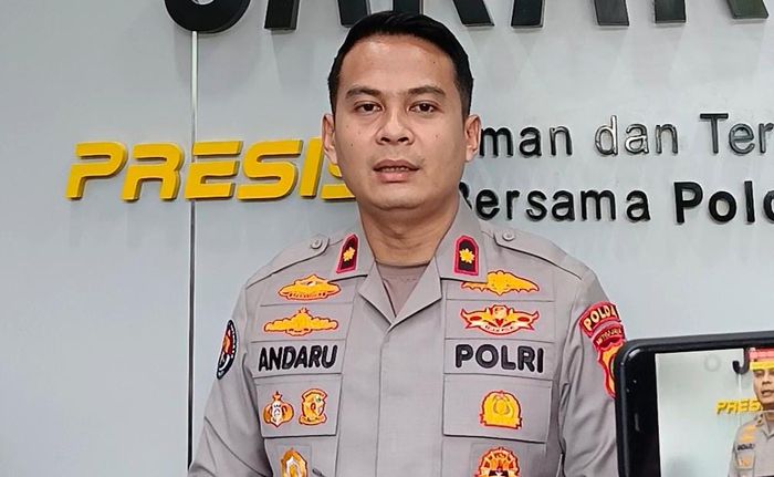Kabid Humas Polda Metro Jaya, Kompol Andaru Rahutomo&nbsp;saat ditemui di Polda Metro Jaya, Senin (26/01/2026).