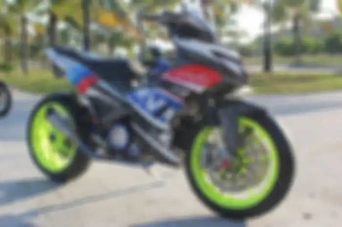 Garpu upside downnya comot punyanya Ducati 899