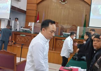 Histeris, Ibu Kandung Yoshua Hutabarat Pertanyakan Soal Kejahatan yang Sedang Ditutupi Kuat Ma'ruf dan Bripka RR di Ruang Sidang