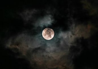 Harap Jaga Kesehatan, Arti Mimpi Bulan Ternyata Pertanda Adanya Kemalangan dan Kecelakaan, Tetap  Waspada ya!