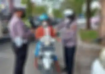 Pelanggar Lalu Lintas Dibuat Gembira oleh Satlantas Polres Siak, Kok Bisa?