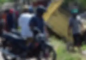 Nekat Terobos Jalur Kiri, Ahmad Soleh Tewas Terlindas Truk Setelah Motornya Oleng