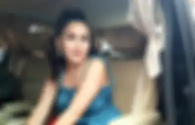 Jiwa Bully Netizen Dibuat Meronta, Ayu Ting Ting Dihujat Usai Pamer Foto Memukau di Dalam Mobil Pakai Kacamata Hitam: Nggak Ada Seksi-seksinya!