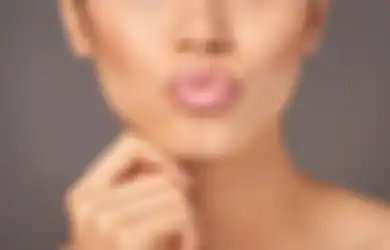 3 Cara Simpel Untuk Menyamarkan Garis Halus Pada Bibir Kita!