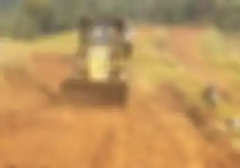 OtoRace: Akan Digunakan Untuk Kejurda, Kenapa Ada Buldoser Di Lintasan Sirkuit Grasstrack?