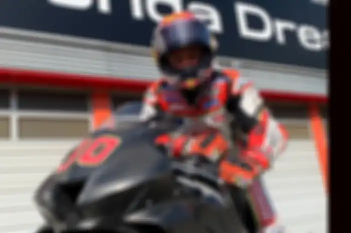 Pembalap MotoGP Takaaki Nakagami ketangkep ngegas motor superbike Honda CBR1000RR-R, kode bakal banting profesi ke WSBK?