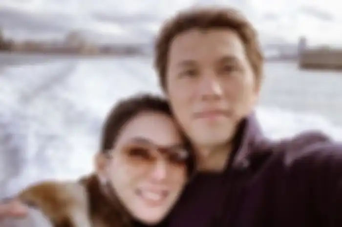 Syahrini dan Reino Barack