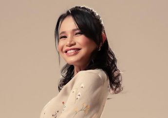 Rossa Tampil Serba Pink Saat Tampil Bernyanyi Sambil Main Drum, Tampil Feminin dan Manis Banget!