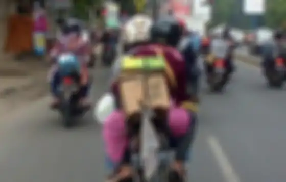 Ilustrasi perjalanan mudik lebaran dengan mengendarai motor cukup dinilai cukup riskan.